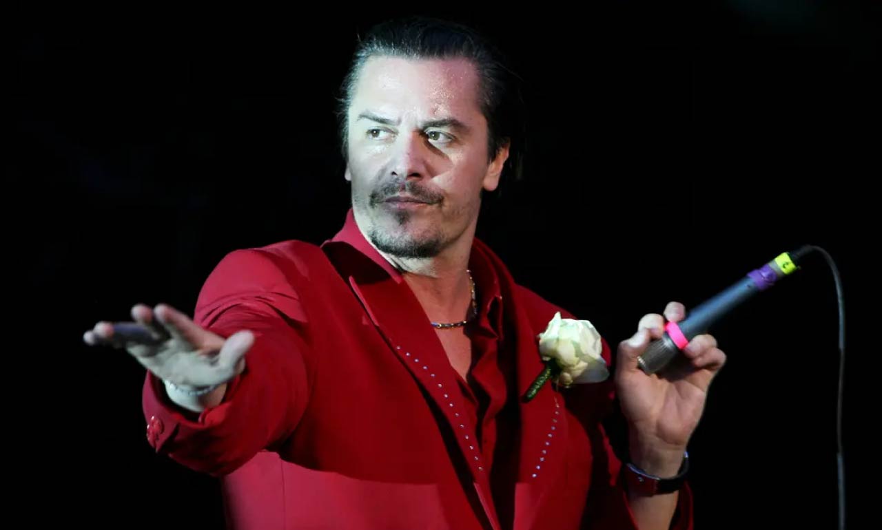 Mike Patton live on tour